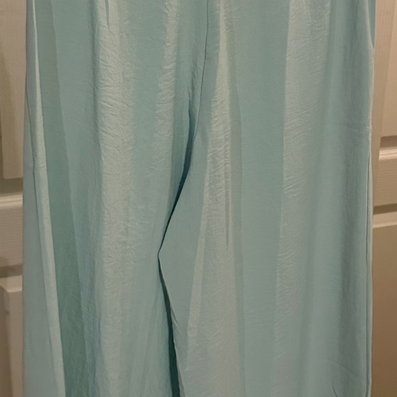 Women’s Summer 2-Piece Cropped Set - Size Small - Light Cyan Blue - Like New - Picture 5 of 11